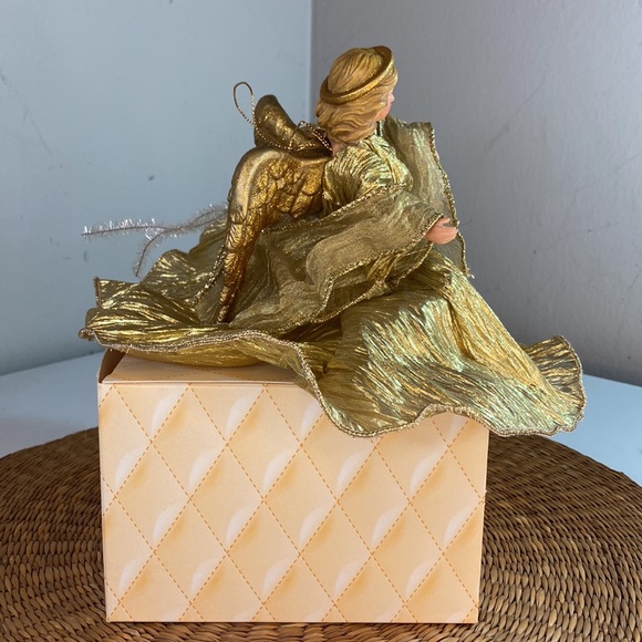 Vintage Angel in a Golden Dress Tree Topper - Picture 4 of 9